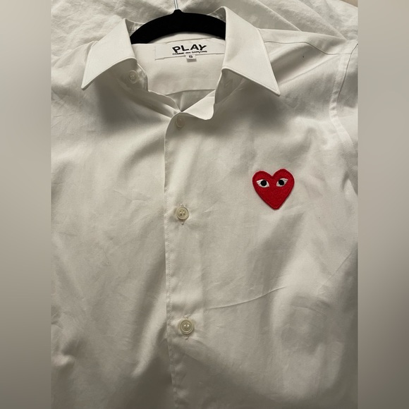 COMME DES GARÇONS PLAY
White & Red Heart Patch Shirt - Picture 6 of 9
